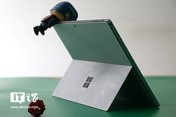 ΢ȫSurface Pro2017ͼͣ䣬ں